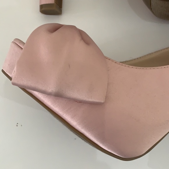 Guess Pink Satin Heels Size 9.5 - Picture 11 of 11